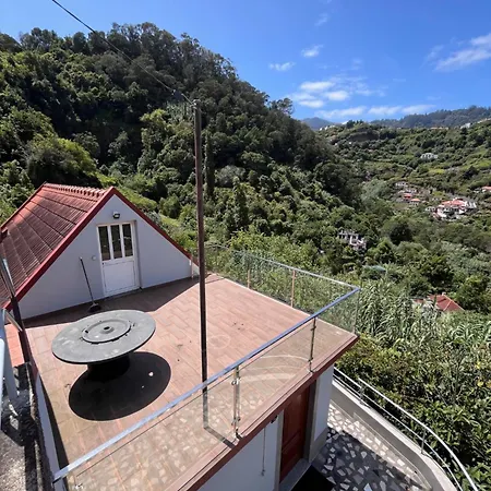 Casa Duque 3-bedroom Mountain Retreat With Terrace & Parking Casa vacanze Santana (Madeira)