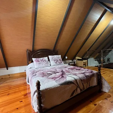 Casa Duque 3-bedroom Mountain Retreat With Terrace & Parking Santana (Madeira)