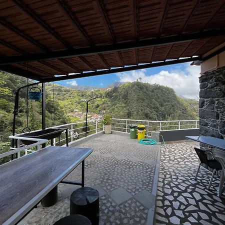 Casa vacanze Casa Duque 3-bedroom Mountain Retreat With Terrace & Parking *