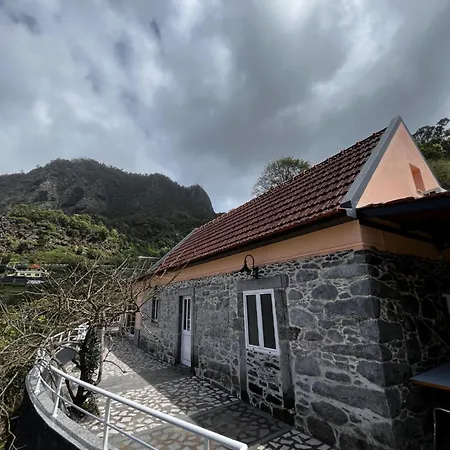 Casa Duque 3-bedroom Mountain Retreat With Terrace & Parking Casa vacanze *
