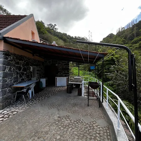 Casa vacanze Casa Duque 3-bedroom Mountain Retreat With Terrace & Parking