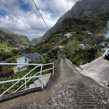 Casa Duque 3-bedroom Mountain Retreat With Terrace & Parking Casa vacanze Santana (Madeira)